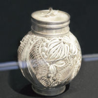 秋田伝統工芸銀線細工　菊ピアス　進藤春雄作 秋田銀線細工 花 ピアス 進藤春雄作 - メルカリ